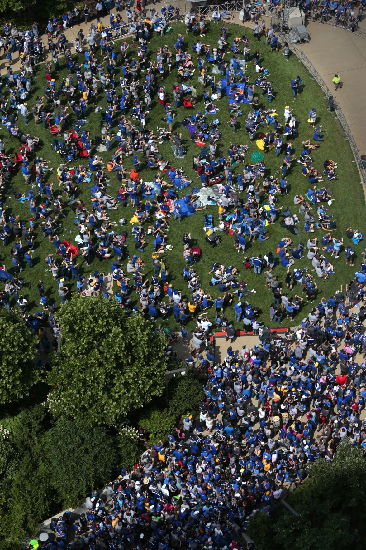 Blues fans parade as champion and St. Louis Blues capture first Stanley Cup